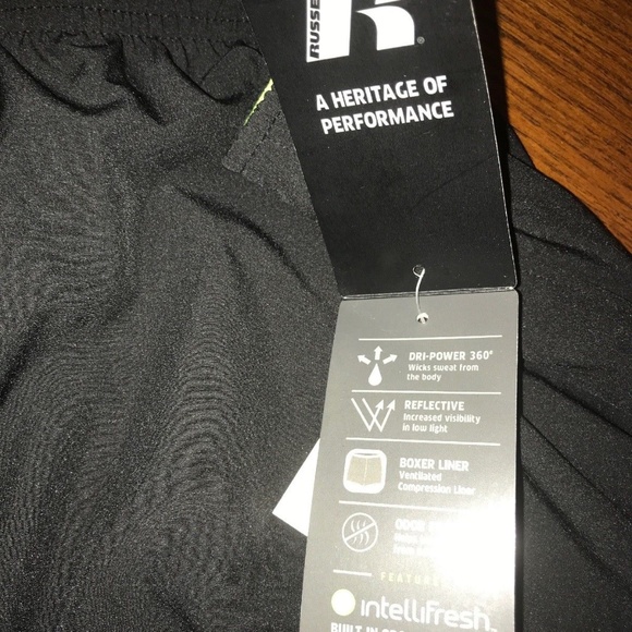 Russell Men's 9" 2 in 1 Black Work Out Shorts - Picture 3 of 7